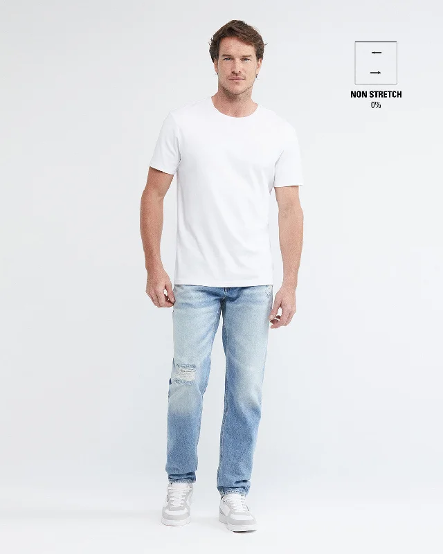 STRAIGHT FIT MID-RISE JEANS IN LIGHT WASH STRAIGHT FIT MID-RISE JEANS IN LIGHT WASH